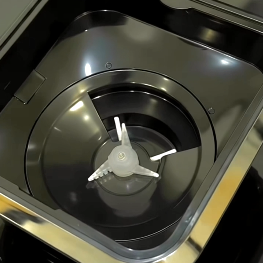 Distributeur de croquettes intelligent PETNEXUS